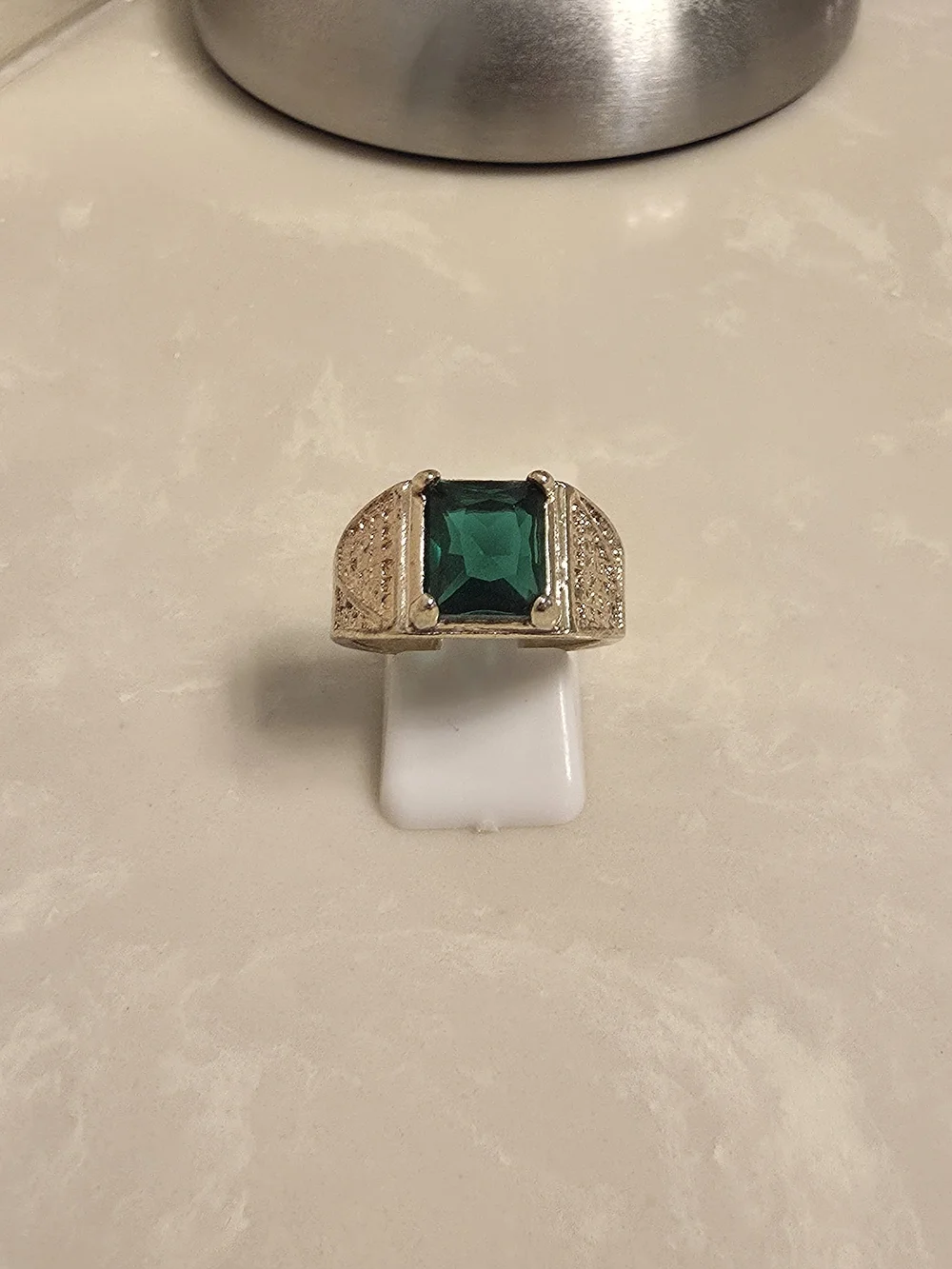 Gold Men's Ring with Emerald Green Stone Size 9